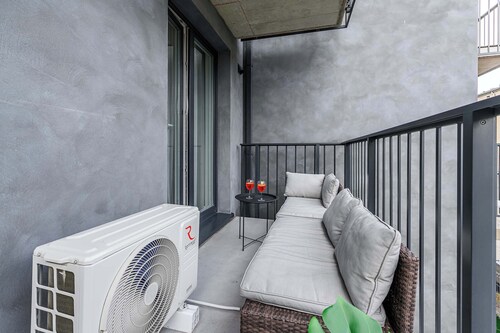 Lumina 4-room apartment near the city center