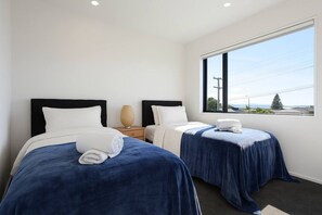 WiFi - Cozy 2BR in Waterview – Perfect for Work & Family (Waterview)