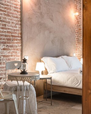 2 bedrooms, desk, WiFi, bed sheets - ‘Story House - Pisa’ Apartment with Wi-Fi (Pisa)