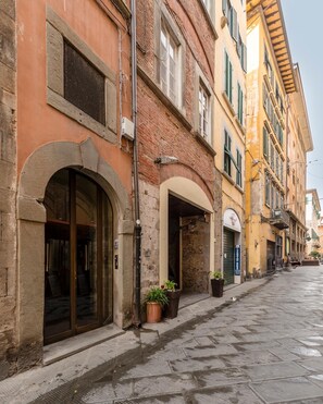 Exterior - ‘Story House - Pisa’ Apartment with Wi-Fi (Pisa)