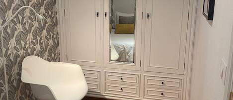 2 sovrum, strykjärn/strykbräda, internet och sängkläder