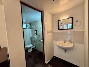 Apartment | Bathroom