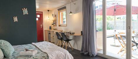 1 camera, una scrivania, Wi-Fi gratuito, lenzuola