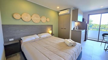 Căn hộ, ban công | Két bảo mật tại phòng, màn/rèm cản sáng, bàn ủi/dụng cụ ủi quần áo