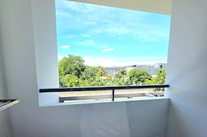 Apartamento, sacada | Vista do quarto