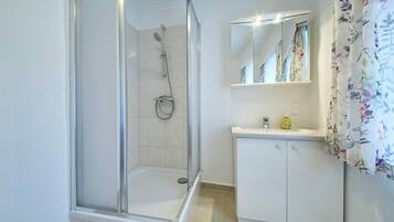 Comfort-Apartment, 1 Schlafzimmer, Haustiere gestattet, Gartenblick | Badezimmer