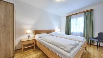 Comfort Condo, 1 Bedroom, Pets Allowed, Garden View | Cribs/infant beds, free WiFi, bed sheets