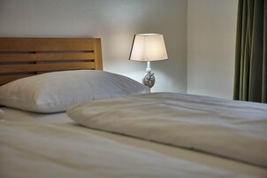 Cunas, wifi gratis y ropa de cama