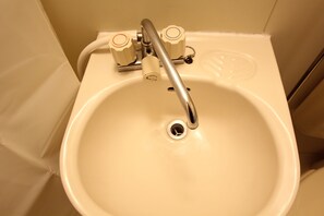 Hårføner, håndklær, såpe og toalettpapir