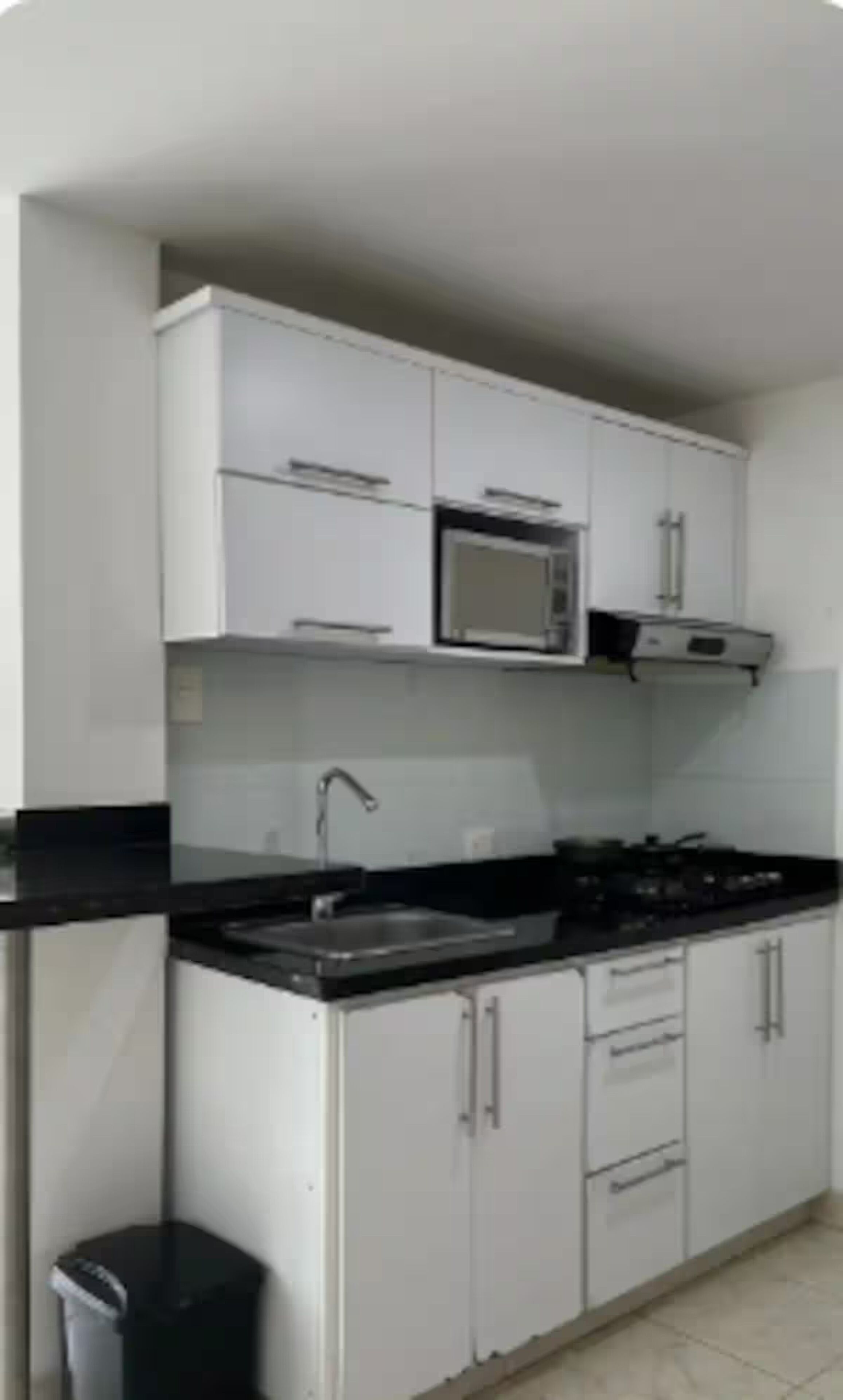 Fridge, cookware/dishes/utensils