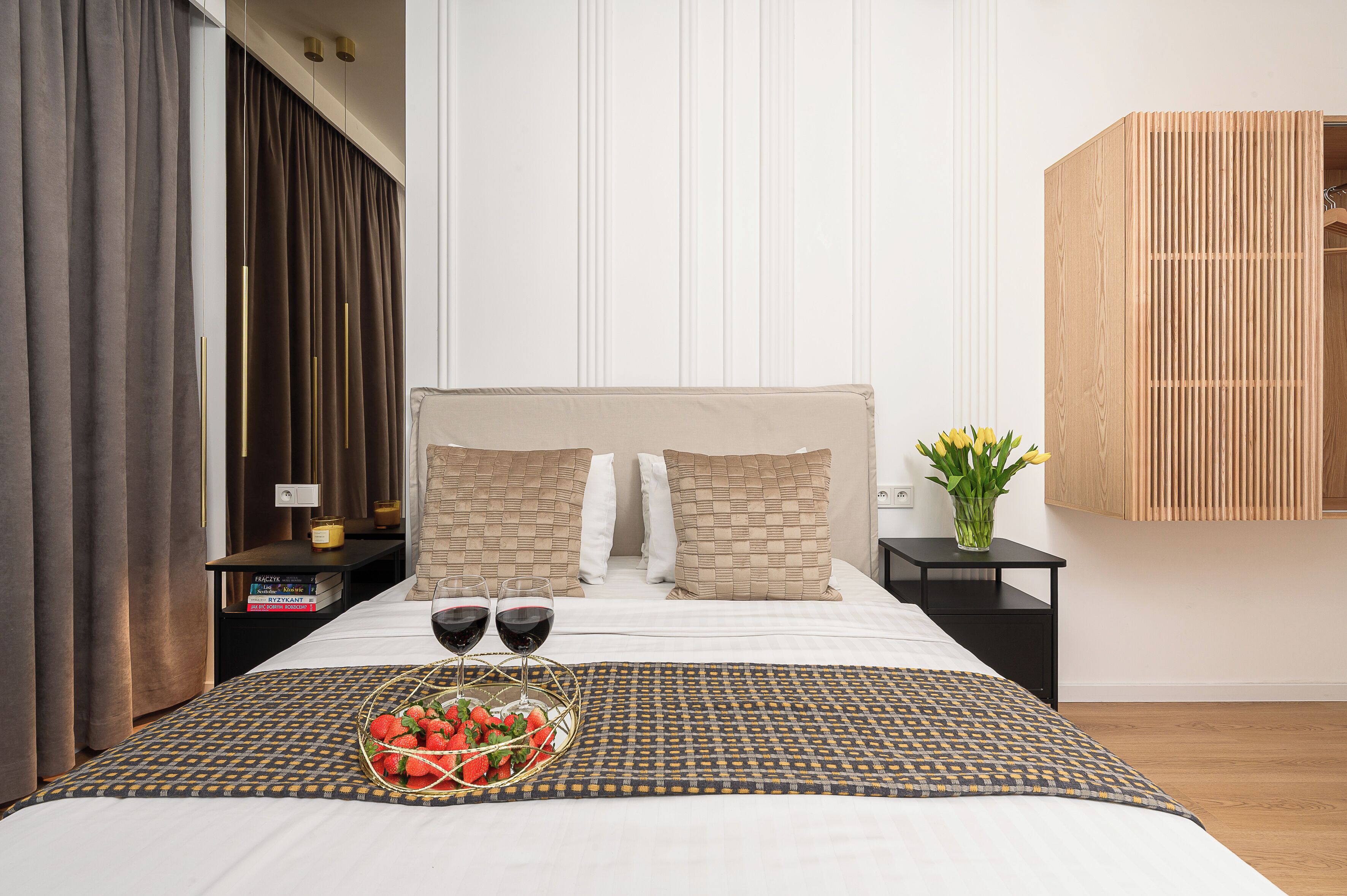 Apartemen Klasik, 3 kamar tidur, balkon | Ruang kerja ramah laptop dan setrika/meja setrika