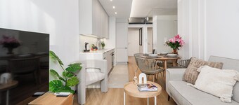 Lumina luxury 4-rooms apart with parking