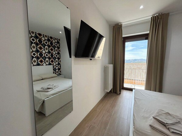 Room, 1 Double Bed, Balcony, City View - La Casetta (Stigliano)