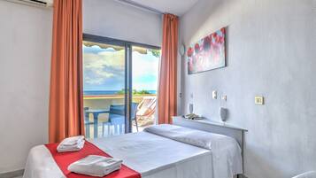 Studio | Living area