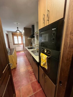 ميكروويف، فرن، موقد طهي مسطح، غسالة أطباق