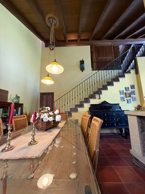 Dining - LOS RELOJES HOUSE (La Adrada)