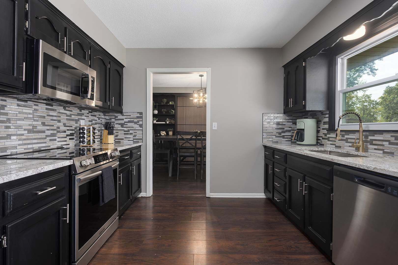 Refrigerador, microondas, horno, placa de cocina