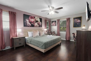 4 bedrooms, desk, iron/ironing board, travel crib