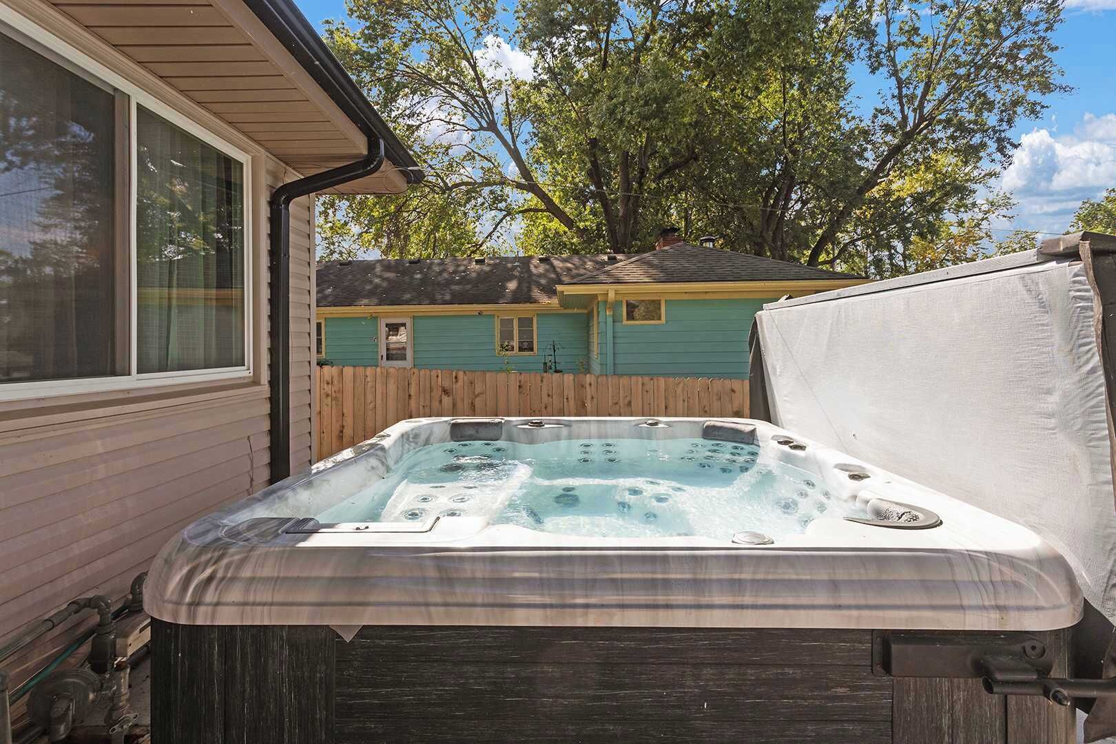 Outdoor spa tub
