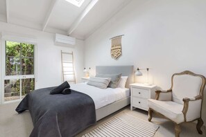 3 quartos, ferros/tábuas de passar roupa, Wi-Fi, roupa de cama