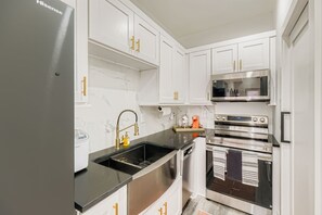 Fridge, microwave, oven, stovetop