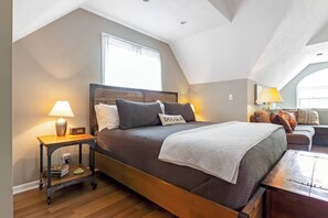 Iron/ironing board, WiFi, bed sheets - New Listing! Spacious Douglas Estate (Douglas)