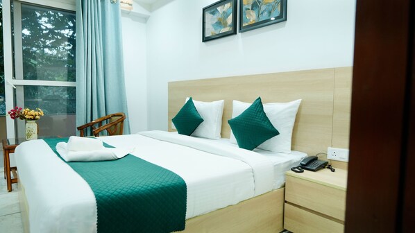 Iron/ironing board, free WiFi