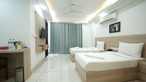Studio | Iron/ironing board, free WiFi - CORPORATE STAYS - SECTOR 43 (Gurugram)
