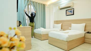 Studio | Seterika/papan seterika, Wi-fi percuma