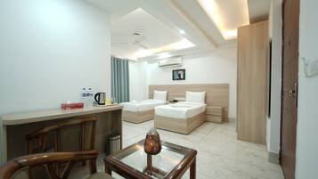 Iron/ironing board, free WiFi