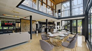 Villa, 4 soverom, fjellutsikt | Oppholdsområde