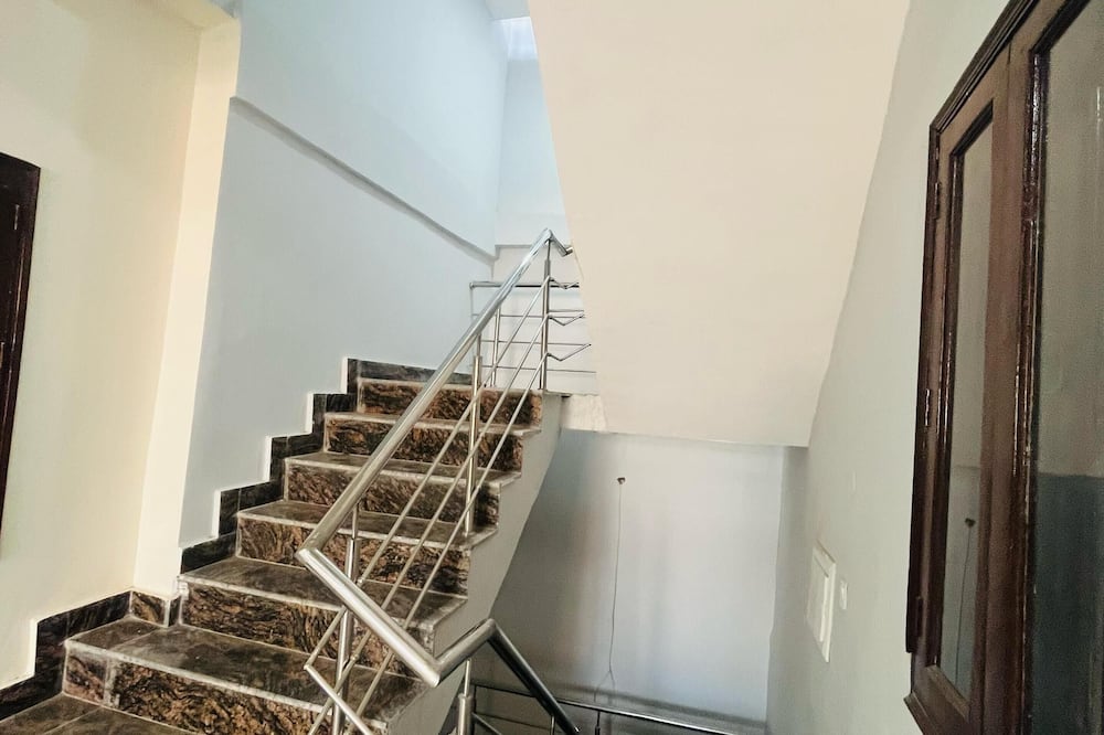 Roomshala Hotel Anmol