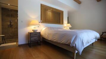 4 bedrooms, WiFi, bed sheets