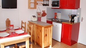 Microwave, oven - Cozy studio for 4 people in Samoëns (Samoëns)