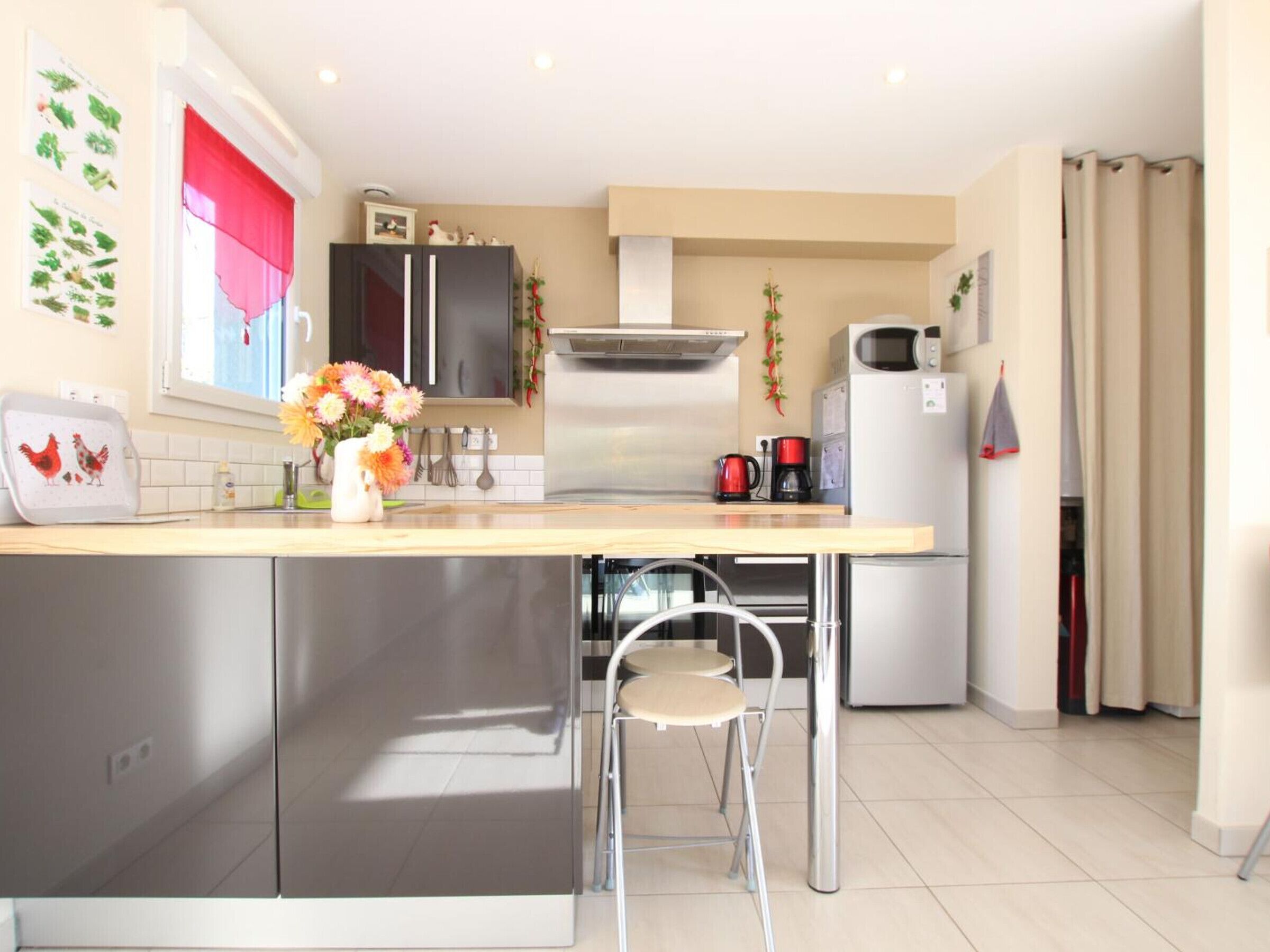 Réfrigérateur, micro-ondes, lave-vaisselle