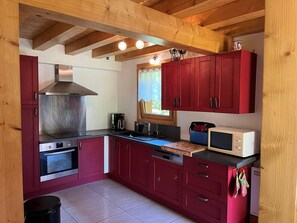 電子レンジ、オーブン、コンロ、食器洗い機