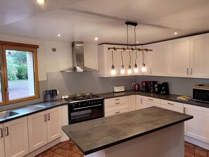 Kühlschrank, Mikrowelle, Geschirrspüler