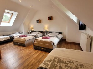 6 bedrooms, free WiFi