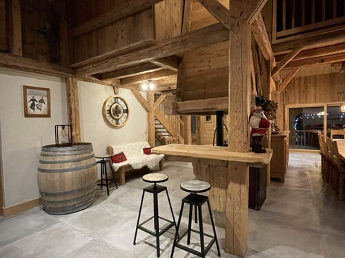 Chalet spacieux à Samoëns, 6 chambres, idéal pour 14 personnes avec Wifi