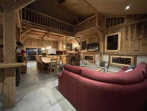 TV - Spacious chalet in Samoëns, 6 bedrooms, perfect for 14 people with Wifi (Samoëns)
