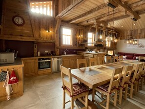 Dining - Spacious chalet in Samoëns, 6 bedrooms, perfect for 14 people with Wifi (Samoëns)
