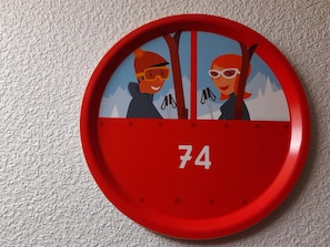 Unclassified image, 5 of 7, button