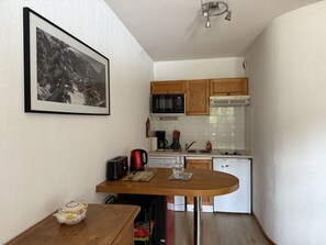 Micro-ondas, fogão, cooktop, lava-louças