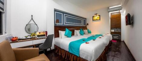 Een kluis op de kamer, een bureau, een laptopwerkplek