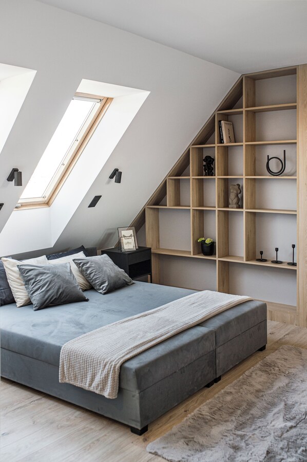 Condo | Iron/ironing board, free WiFi