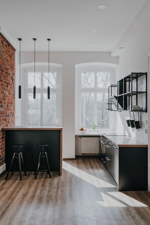 Apartment | Essbereich im Zimmer