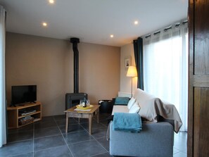 Télévision, cheminée