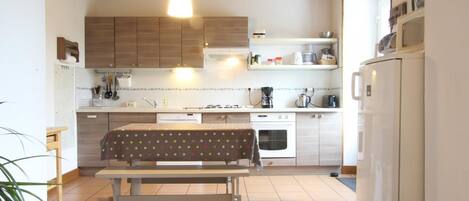 Fridge, microwave, dishwasher