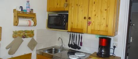 Microwave, oven