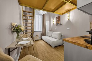 TV - Warsaw Praga Studio – Central Access & Parking (Warszawa)